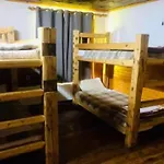 Malka Yurta Hut אכסניה *