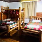 אכסניה Malka Yurta Hut *