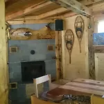 אכסניה Malka Yurta Hut *