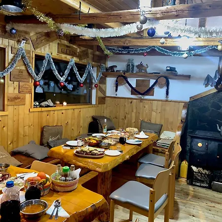 Jaktstuga Malka Yurta Hut Panichishte
