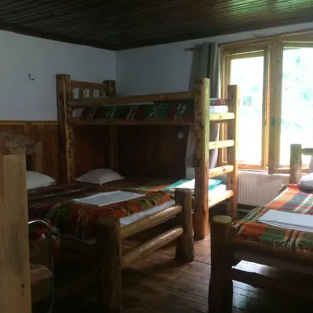 Jaktstuga Malka Yurta Hut Panichishte