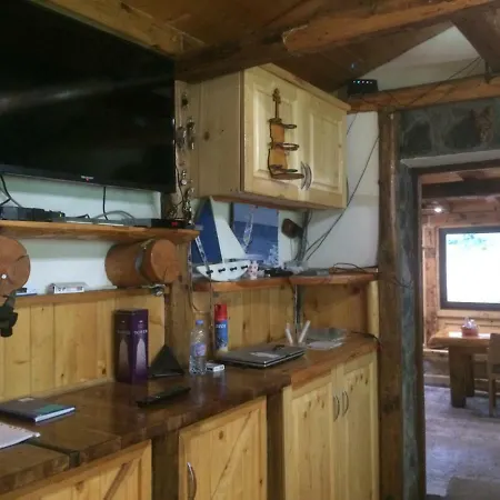 Malka Yurta Hut Jaktstuga Panichishte