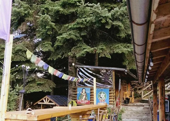 Malka Yurta Hut Panichishte