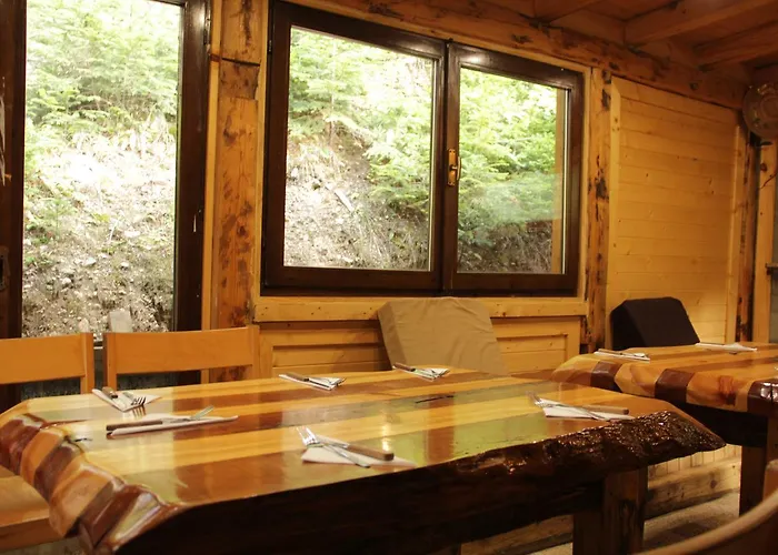 Malka Yurta Hut Panichishte