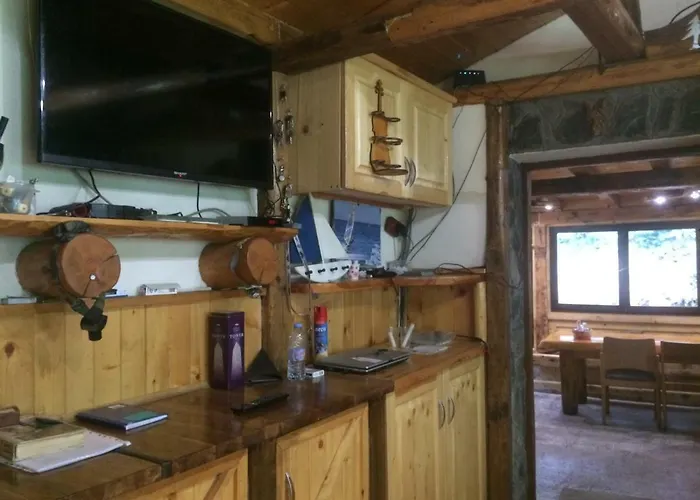 Malka Yurta Hut Lodge Panichishte